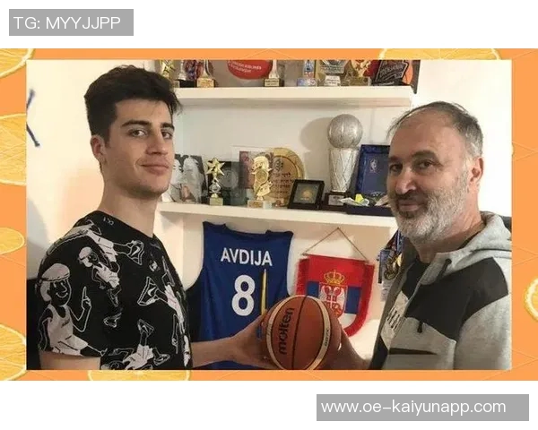 杨瀚森分享阿夫迪亚与中文运营团队的趣事与互动体验